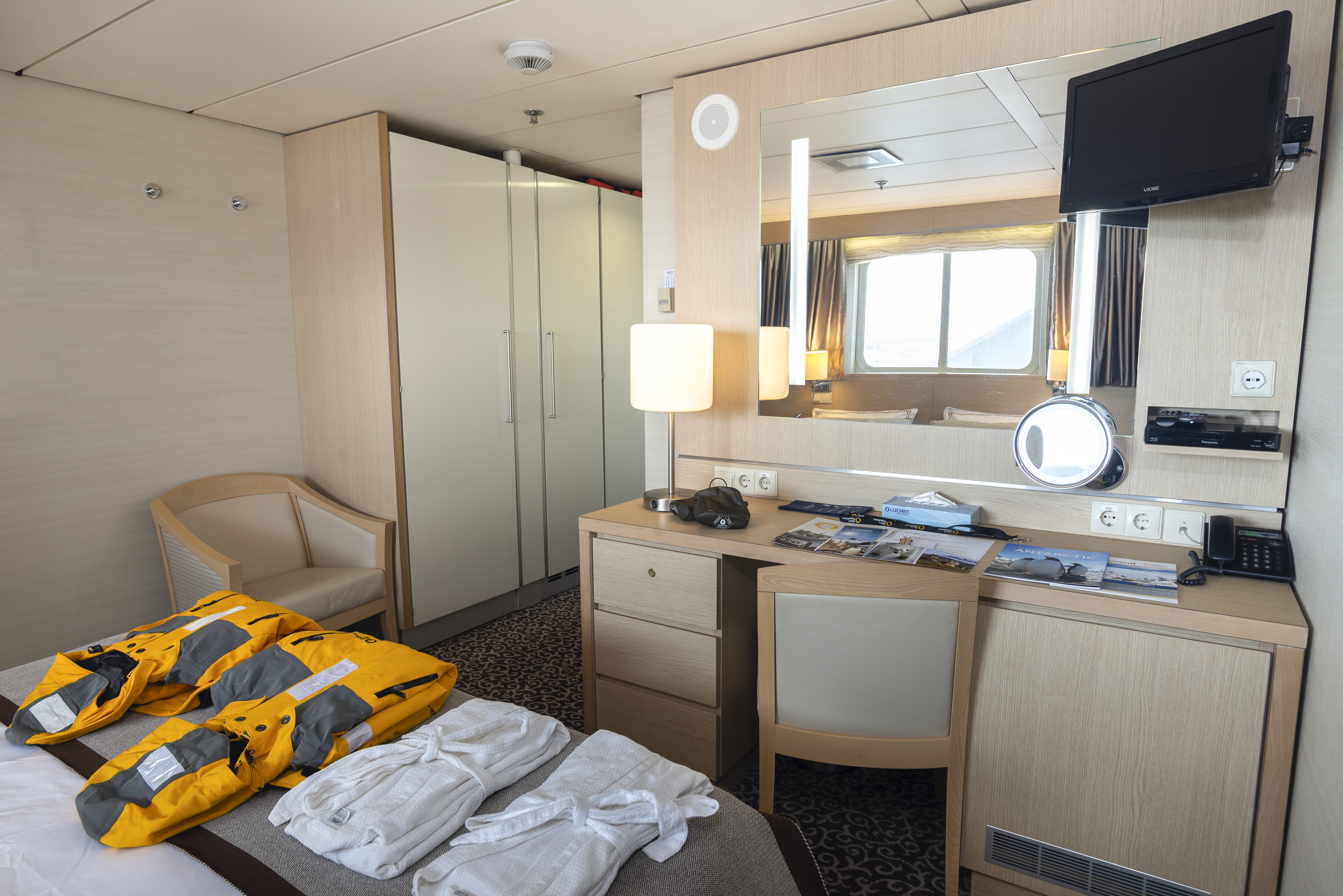 Quark Expeditions Ocean Diamond Twin Obstructed View 2.jpg
